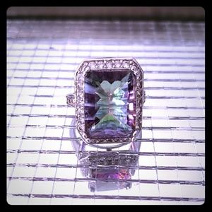 Mułi faceted cocktail ring with gem stone and cz